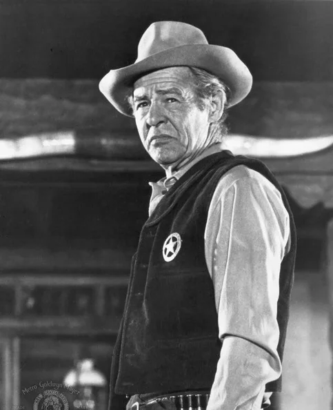 Robert Ryan - Biography, Age, Net Worth, Career & Family Favourites