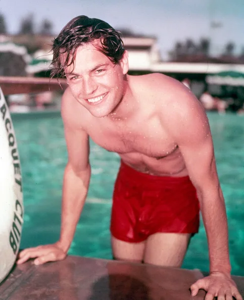 Robert Wagner - Biography, Age, Net Worth, Career & Family Cost of Becoming