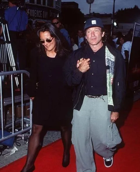 Robin Williams - Biography, Age, Net Worth, Career & Family Favourites