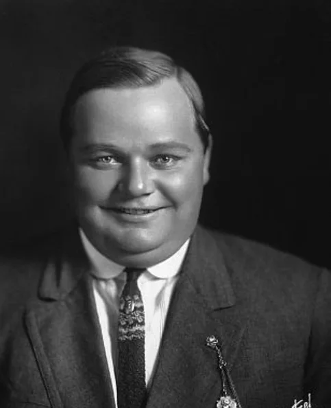 Roscoe Arbuckle - Biography, Age, Net Worth, Career & Family Favourites