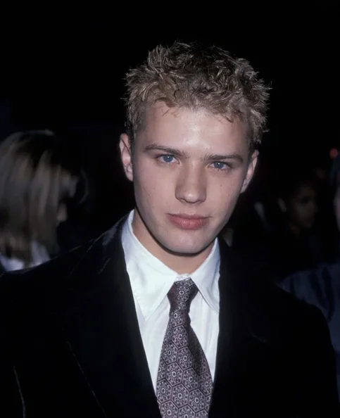 Ryan Phillippe - Biography, Age, Net Worth, Career & Family Cost of Becoming