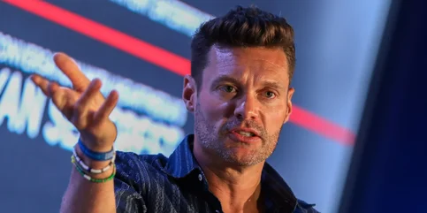 Ryan Seacrest - Biography, Age, Net Worth, Career & Family Favourites