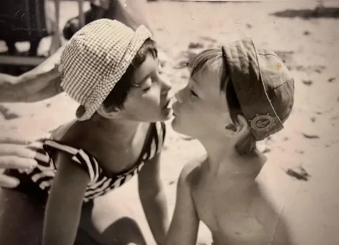 Sean Lennon - Biography, Age, Net Worth, Career & Family Emotional Geography