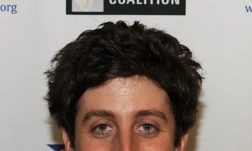 Simon Helberg - Image 1