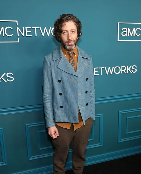 Simon Helberg - Biography, Age, Net Worth, Career & Family Cost of Becoming