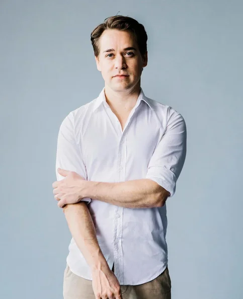 T. R. Knight - Biography, Age, Net Worth, Career & Family Timeline