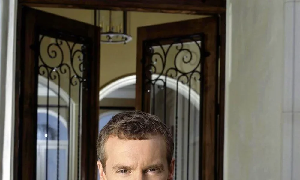 Tate Donovan - Image 1
