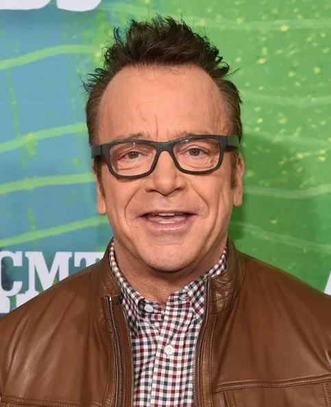 Tom Arnold - Biography, Age, Net Worth, Career & Family Favourites
