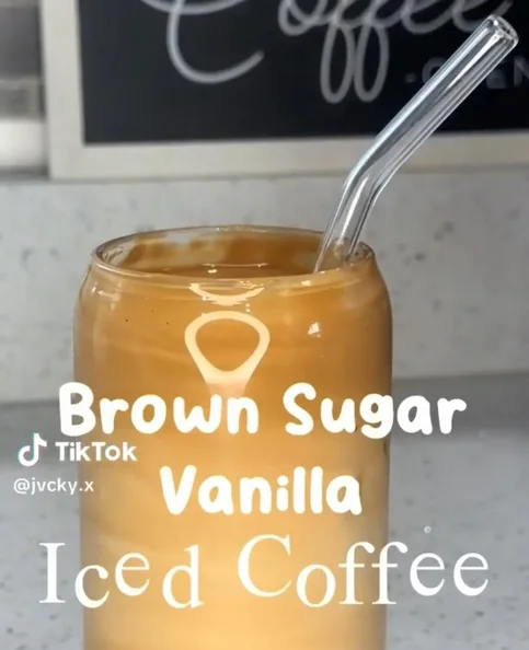 Vanilla Ice - Biography, Age, Net Worth, Career & Family Timeline